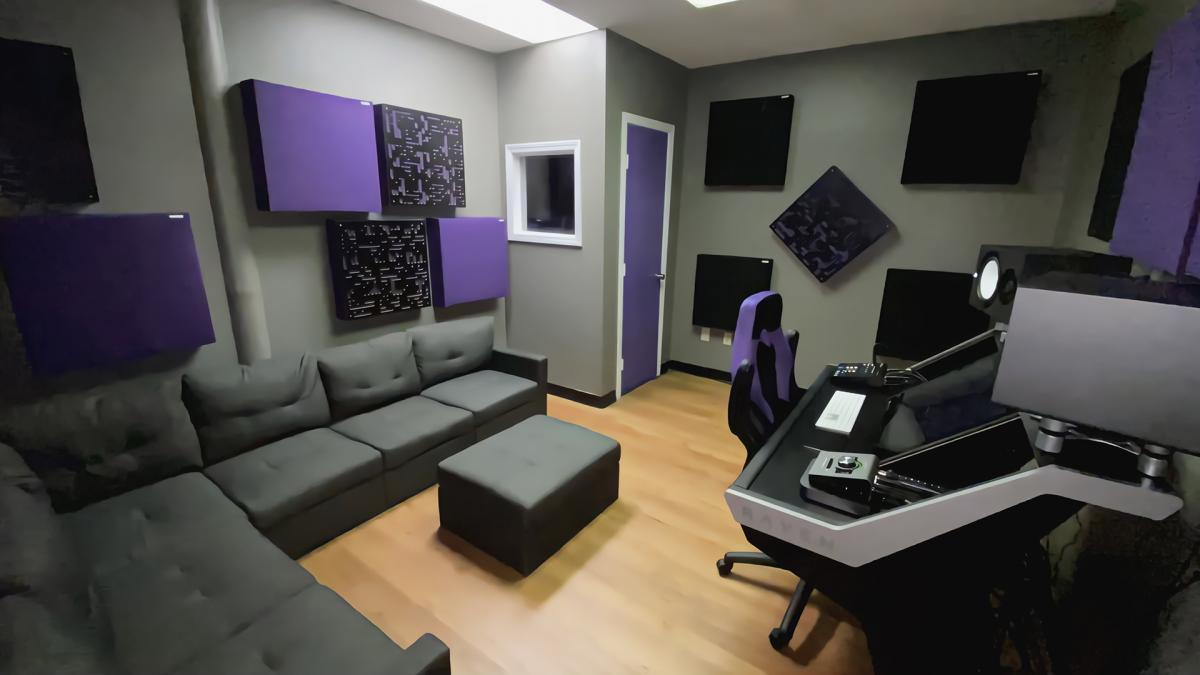 Wide Shot of Makin' It Recording Studio